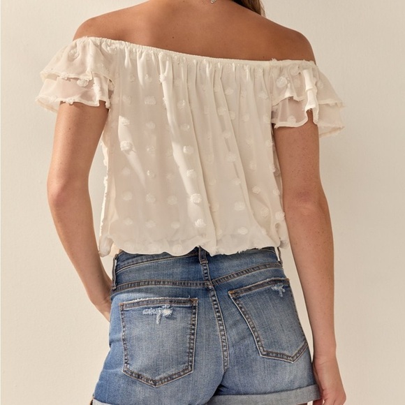 Francesca's Collections White Off Shoulder Ruffled Top - Picture 3 of 7